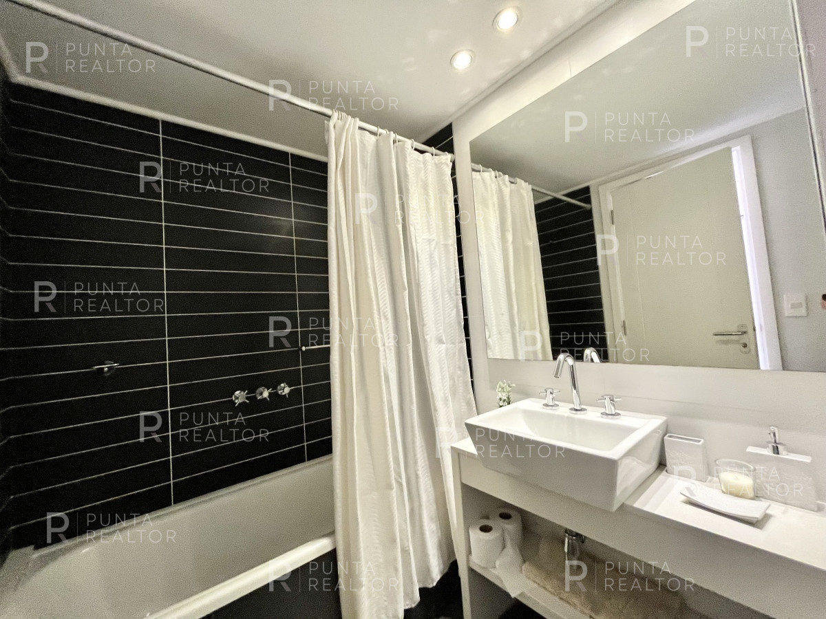 Apartamento ID.379 - Departamento, Alquiler, 2 dormitorios, Ocean Drive, Punta del Este, Uruguay