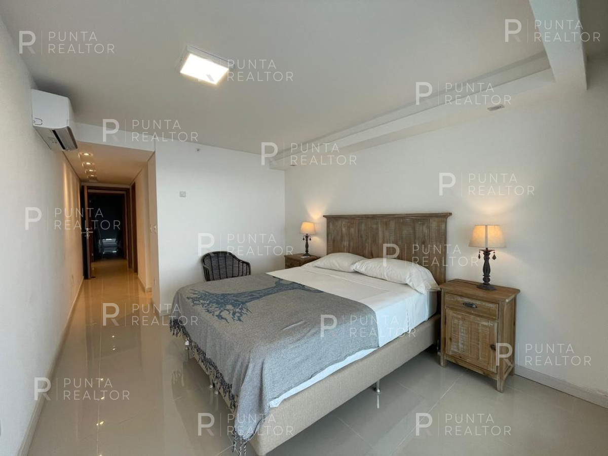 Apartamento ID.1455 - Apartamento con vista al mar y parrilla en alquiler en Playa Brava, Punta del Este, Uruguay