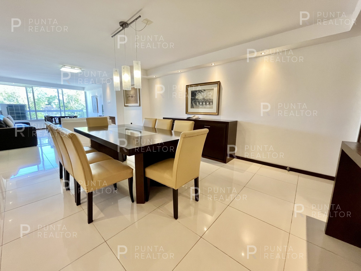 Apartamento ID.2048 - Departamento venta 4 dormitorios, Punta del Este, Uruguay