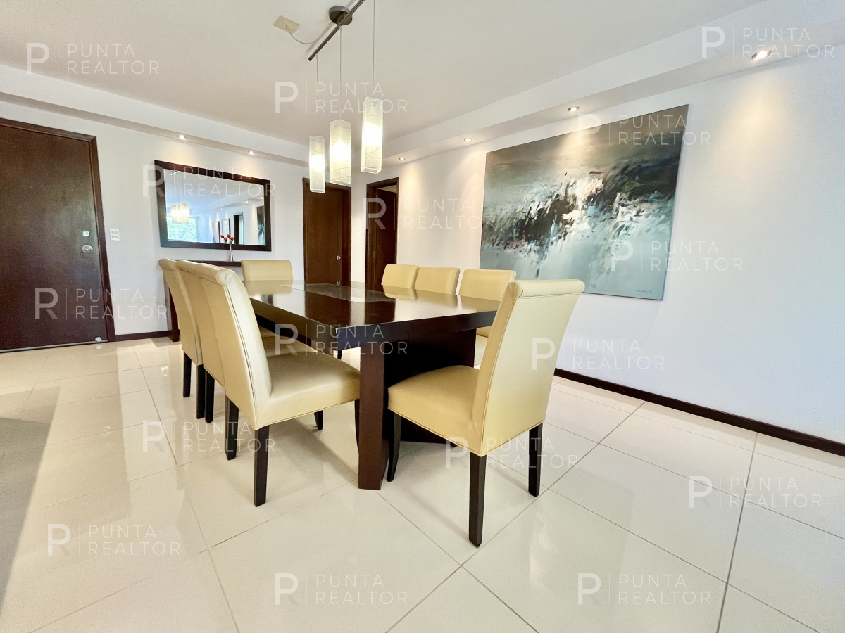Apartamento ID.2048 - Departamento venta 4 dormitorios, Punta del Este, Uruguay