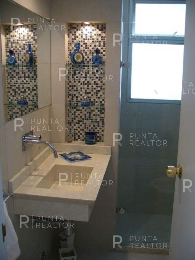 Apartamento ID.2679 - Departamento Alquiler 2 dormitorios, Playa Mansa, Punta del Este Uruguay