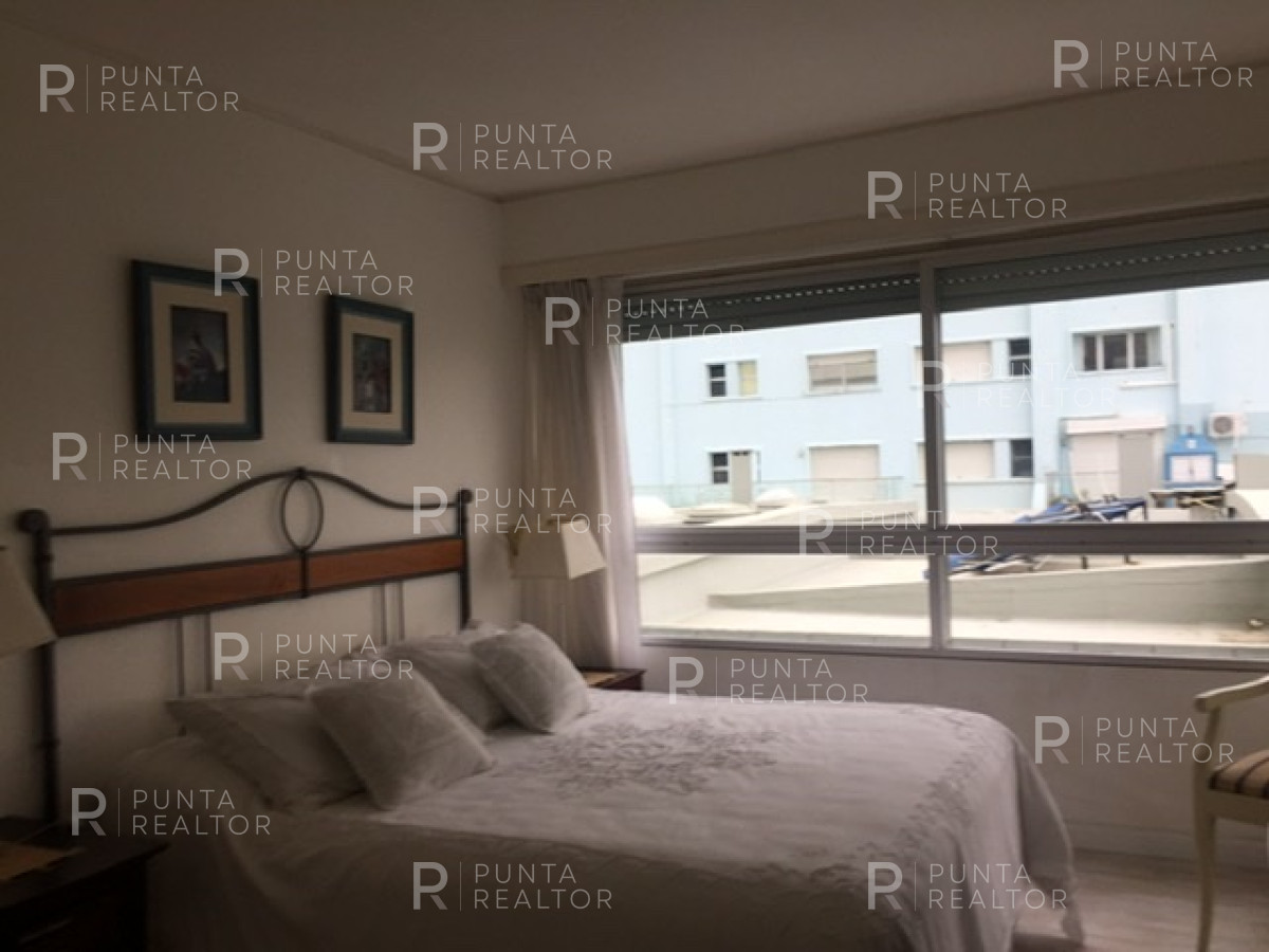 Apartamento ID.57 - Apartamento de dos dormitorios en venta en el corazón de la Península, Punta del Este, Uruguay