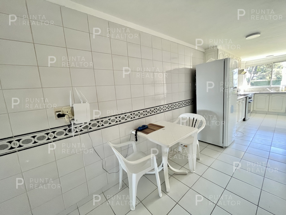 Apartamento ID.1762 - Apartamento alquiler 5 dormitorios Rincón del Indio, Punta del Este, Uruguay