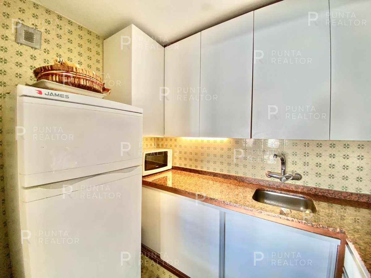 Apartamento ID.2077 - Departamento venta 1 dormitorio y medio, Península de Punta del Este, Uruguay