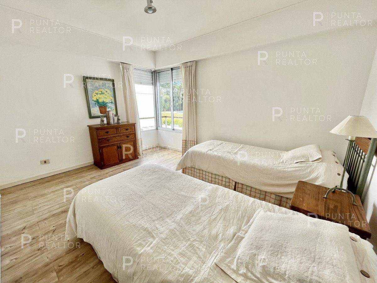 Apartamento ID.1762 - Apartamento alquiler 5 dormitorios Rincón del Indio, Punta del Este, Uruguay
