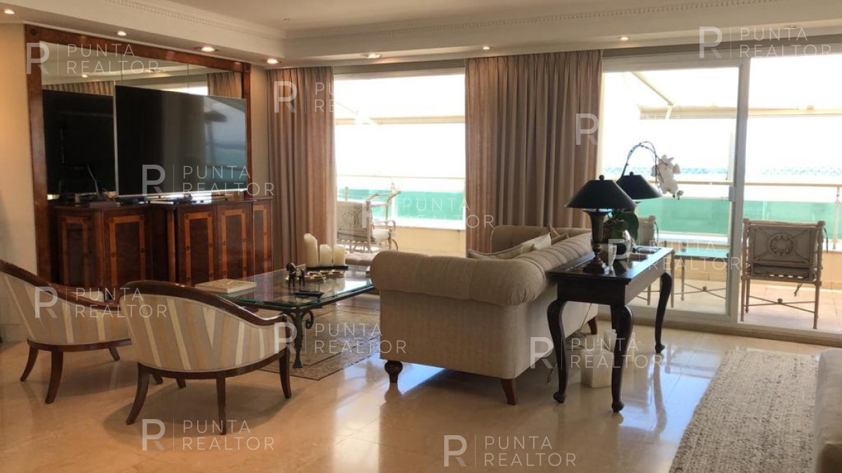 Apartamento ID.935 - Departamento venta 5 dormiotiorios, Playa Mansa, Punta del Este, Uruguay