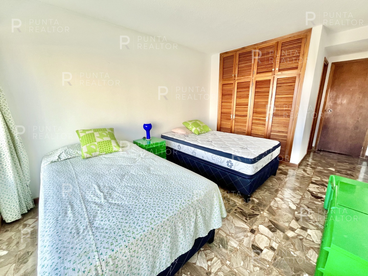 Apartamento ID.1891 - Departamento de 3 dormitorios en venta, Playa Mansa, Punta del Este, Uruguay