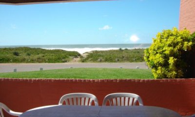 Departamento venta 3 dorimtorios y servicio, Manantiales, Uruguay