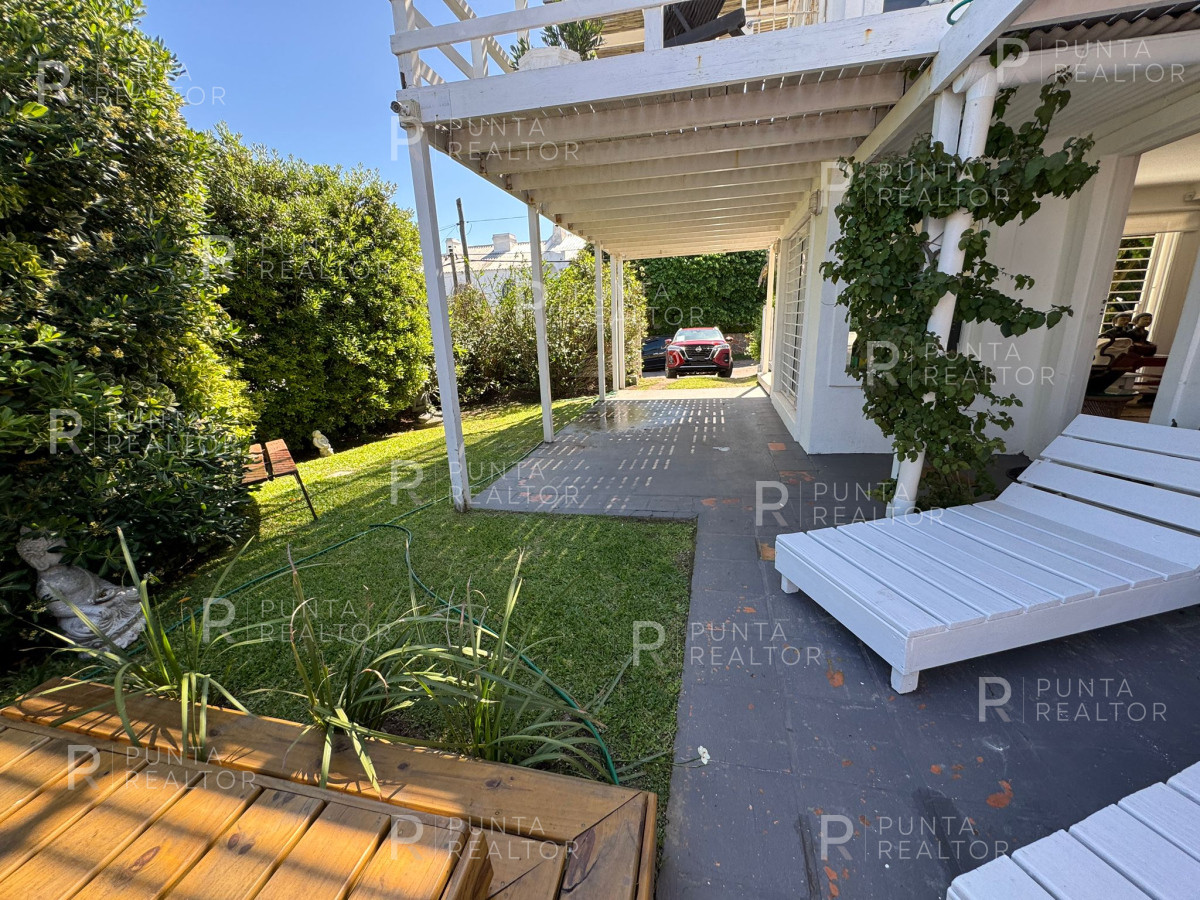 Casa ID.1367 - Casa alquiler, 4 dormitorios, pileta, La Barra, Uruguay,