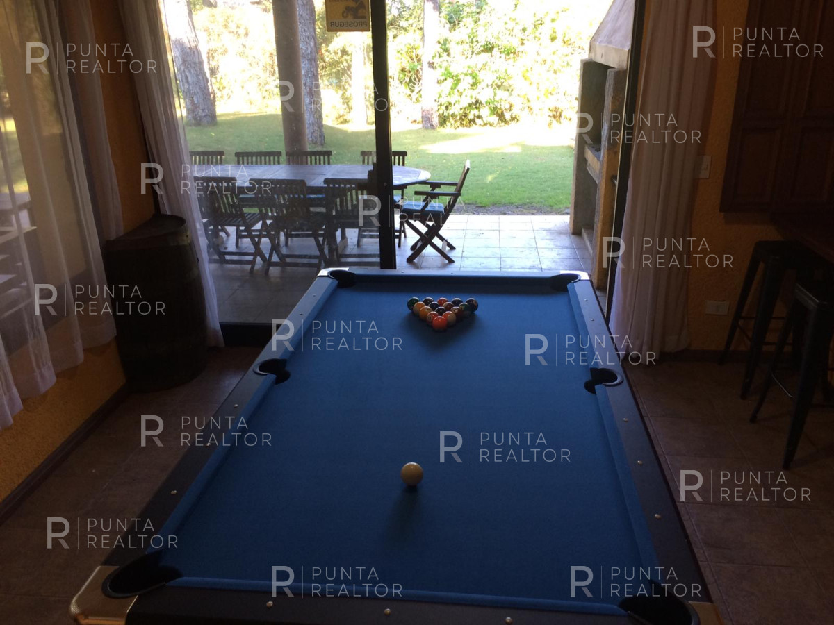 Casa ID.663 - Pinares, parque, piscina, juegos, 4 dormitorios y servicio con 2 master suites.