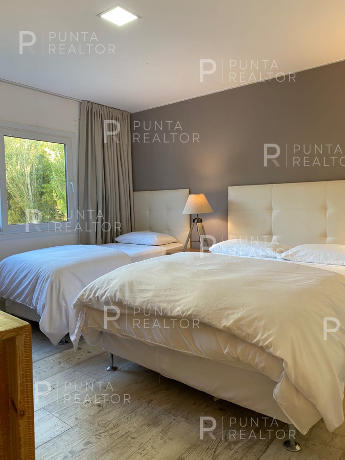 Casa ID.2532 - Alquiler Casa, 5 Dormitorios, Pueblo Mío, Manantiales, Uruguay