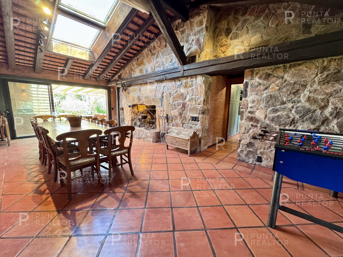 Casa ID.2361 - Casa Alquiler 4 dormitorios, Pileta, Montoya, La Barra, Uruguay