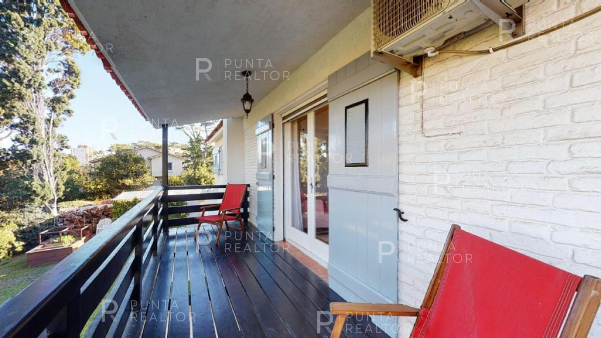 Casa ID.1368 - Excelente casa en alquiler Playa Mansa con pileta, Punta del Este, Uruguay