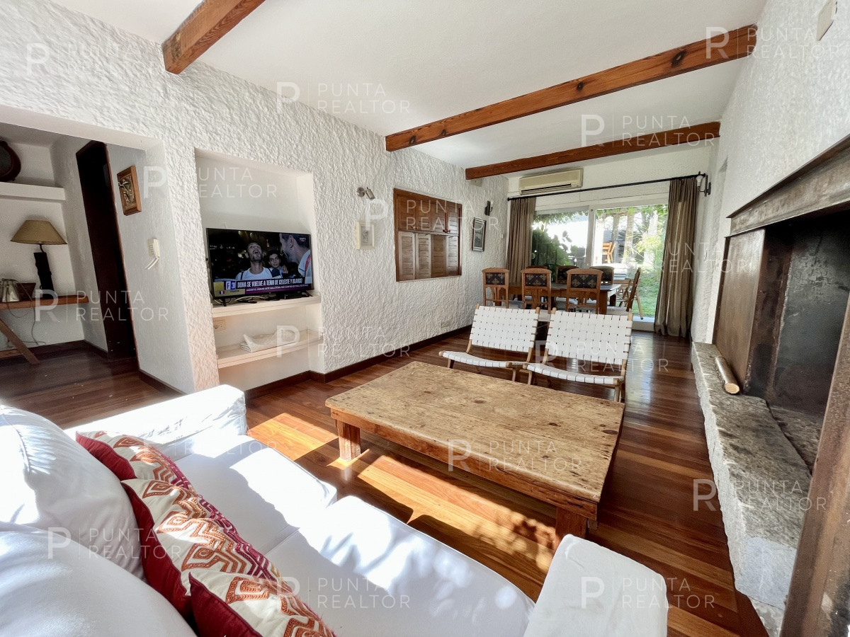 Casa ID.259 - Casa alquiler,  4 dormitorios Pileta, La Barra, Uruguay