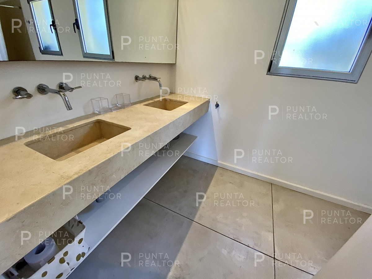Casa ID.1282 - Venta de casa de cuatro dormitorios en Laguna Blanca, Manantiales, Uruguay
