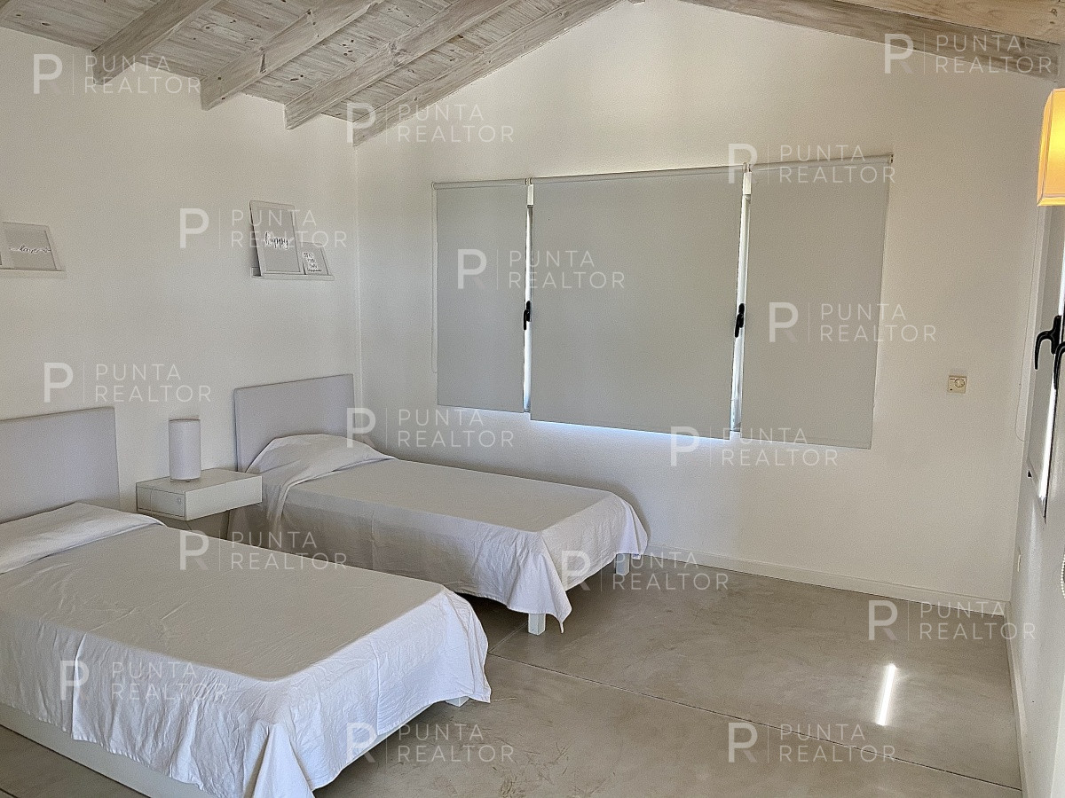 Casa ID.1282 - Venta de casa de cuatro dormitorios en Laguna Blanca, Manantiales, Uruguay