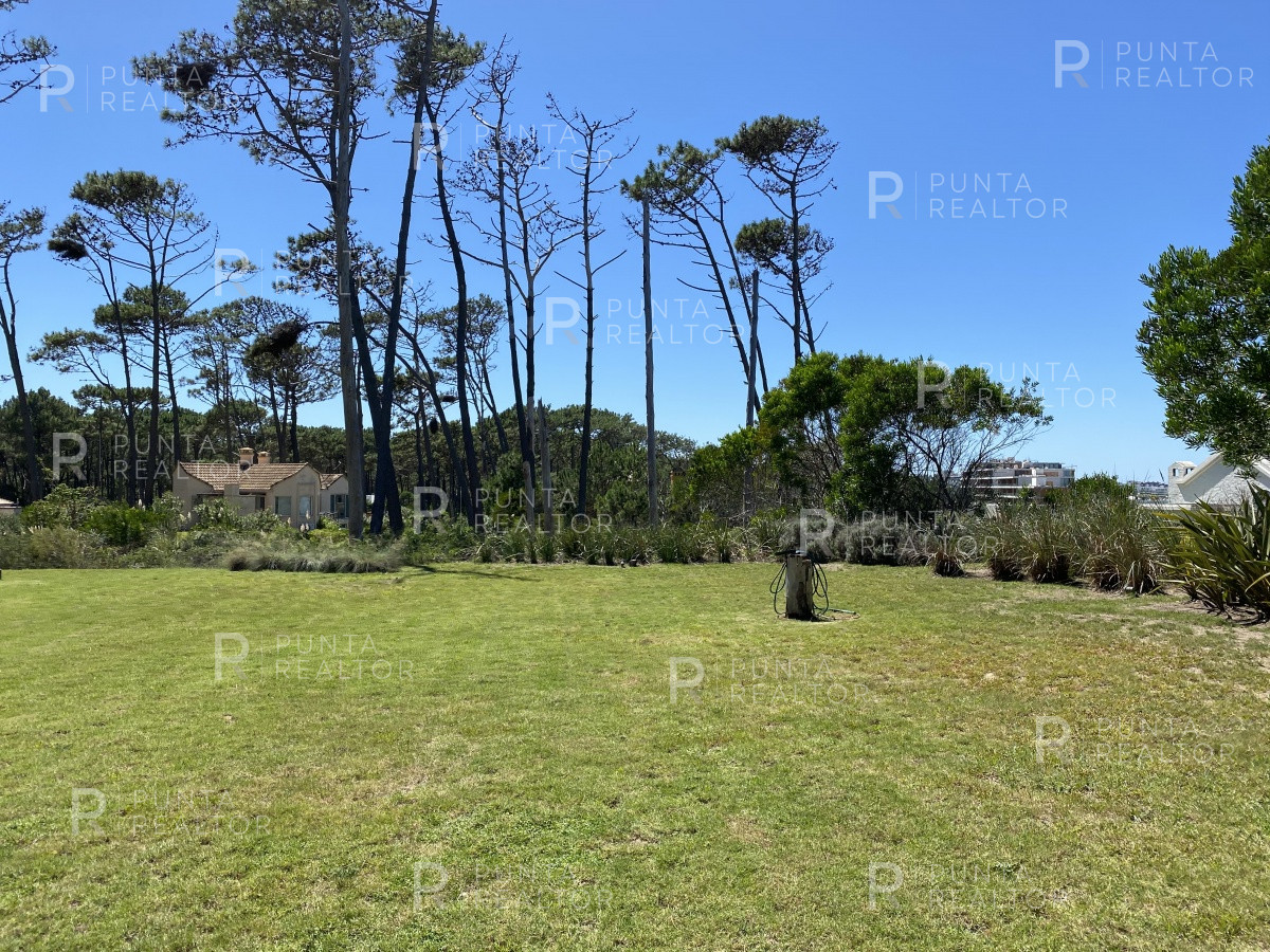 Casa ID.1282 - Venta de casa de cuatro dormitorios en Laguna Blanca, Manantiales, Uruguay