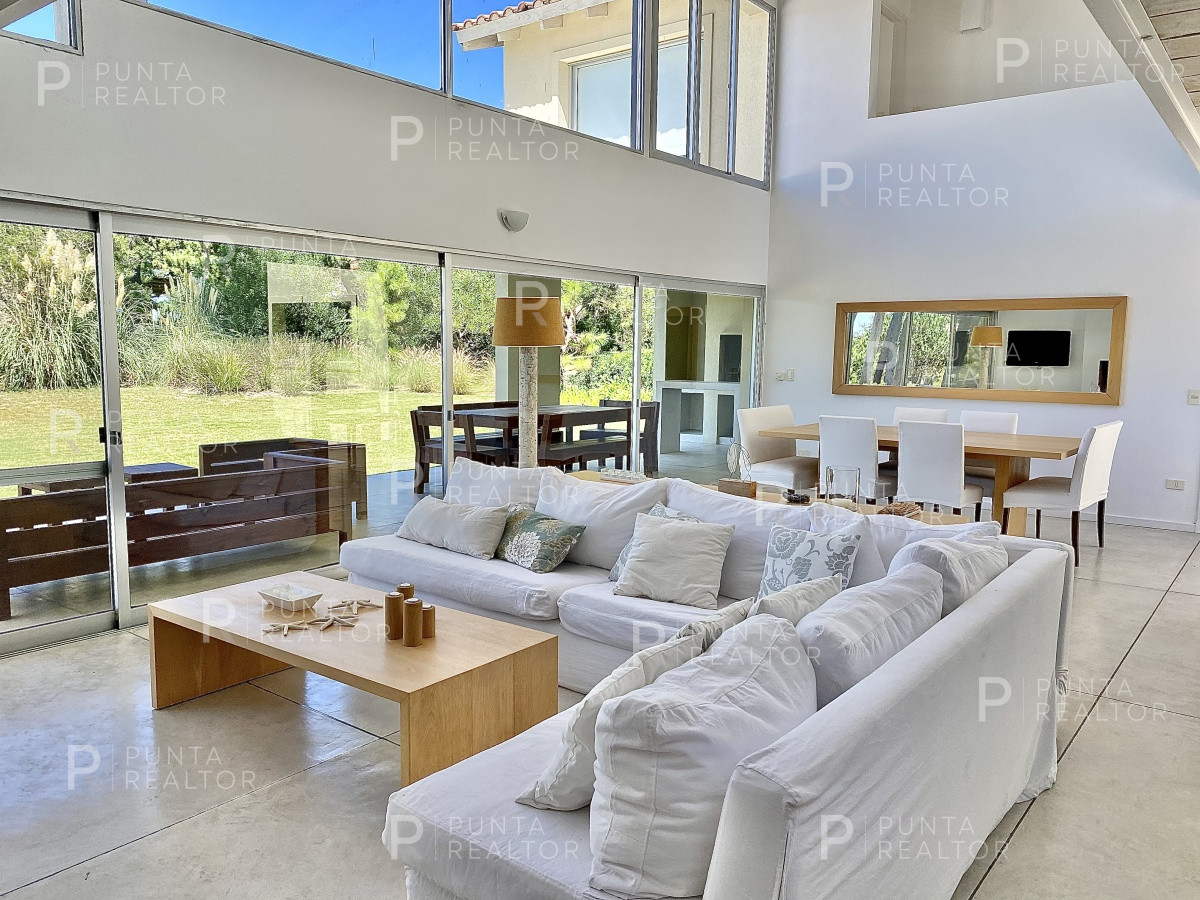Casa ID.1282 - Venta de casa de cuatro dormitorios en Laguna Blanca, Manantiales, Uruguay