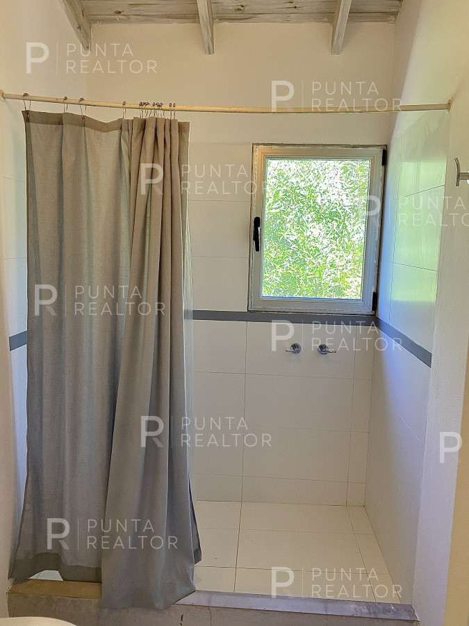 Casa ID.1282 - Venta de casa de cuatro dormitorios en Laguna Blanca, Manantiales, Uruguay