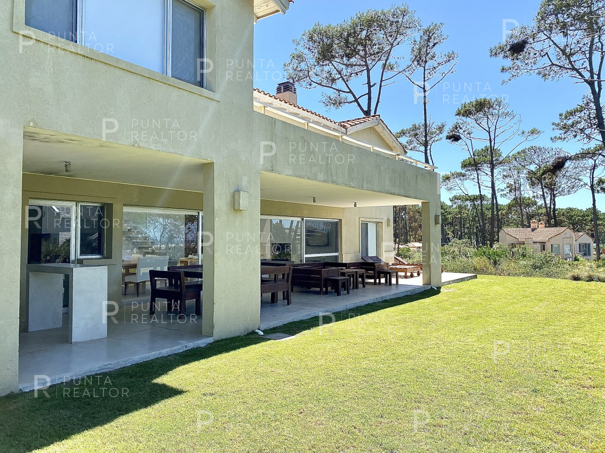 Casa ID.1282 - Venta de casa de cuatro dormitorios en Laguna Blanca, Manantiales, Uruguay