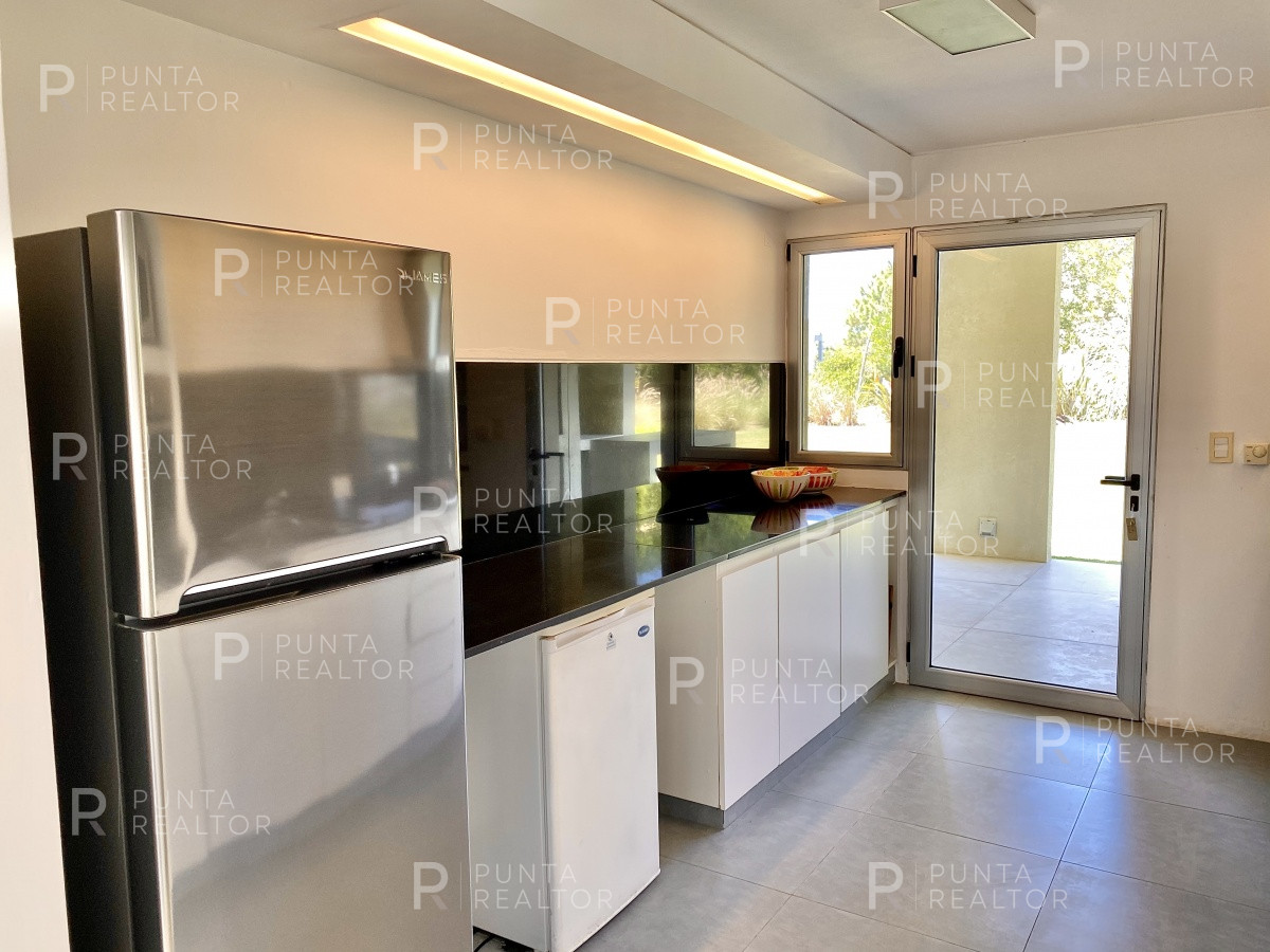 Casa ID.1282 - Venta de casa de cuatro dormitorios en Laguna Blanca, Manantiales, Uruguay