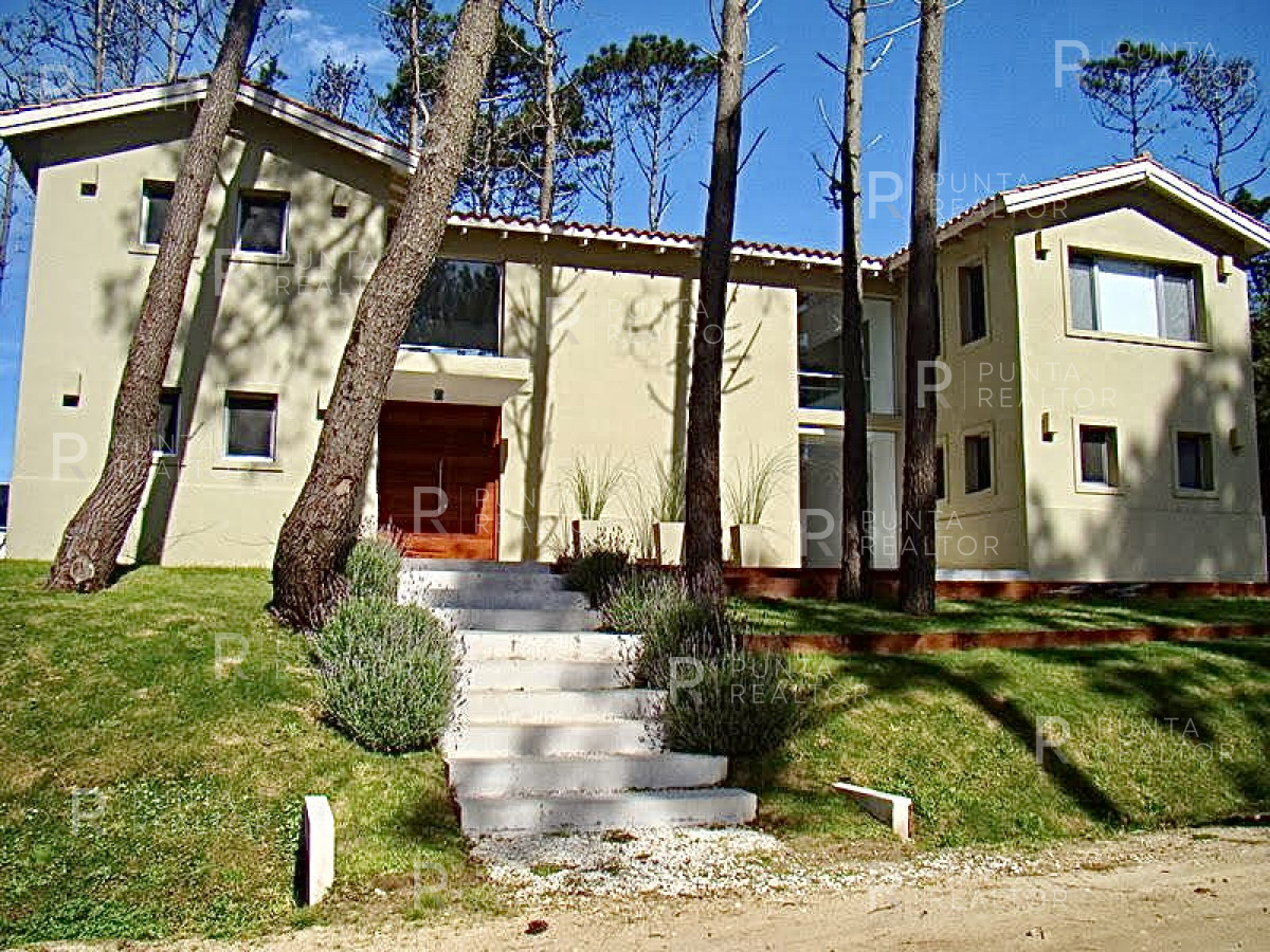 Casa ID.1282 - Venta de casa de cuatro dormitorios en Laguna Blanca, Manantiales, Uruguay