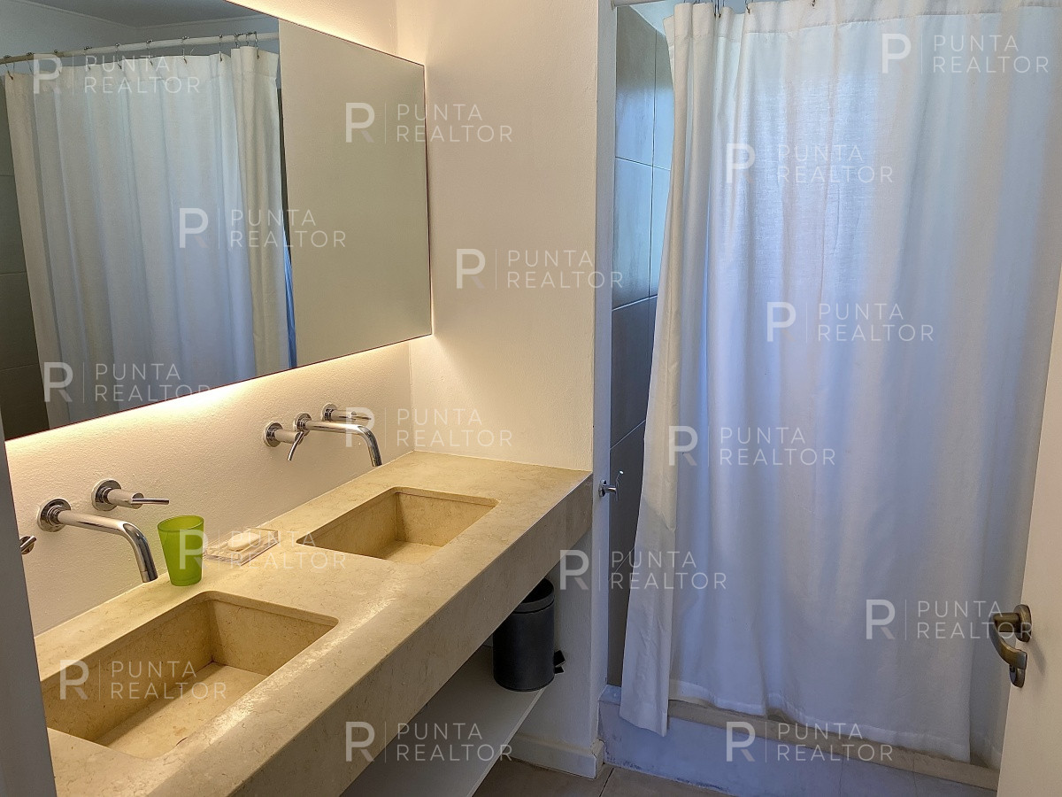 Casa ID.1282 - Venta de casa de cuatro dormitorios en Laguna Blanca, Manantiales, Uruguay