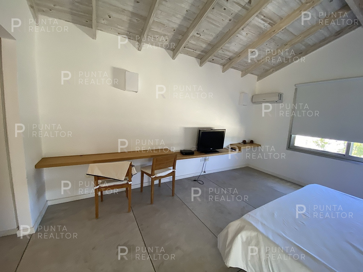 Casa ID.1282 - Venta de casa de cuatro dormitorios en Laguna Blanca, Manantiales, Uruguay