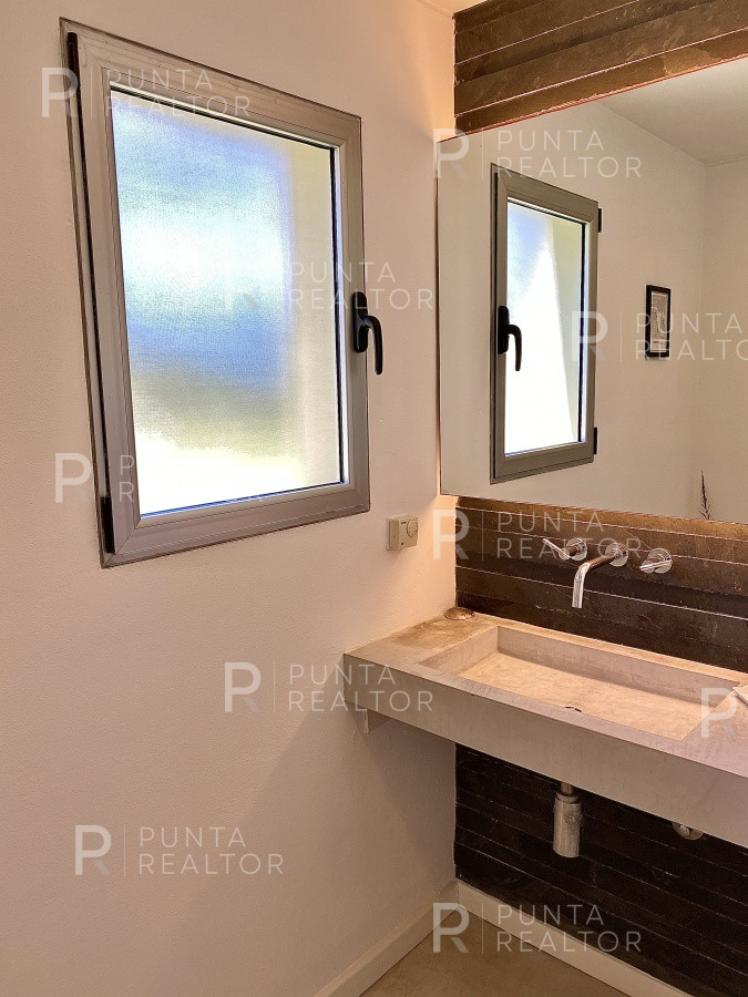 Casa ID.1282 - Venta de casa de cuatro dormitorios en Laguna Blanca, Manantiales, Uruguay