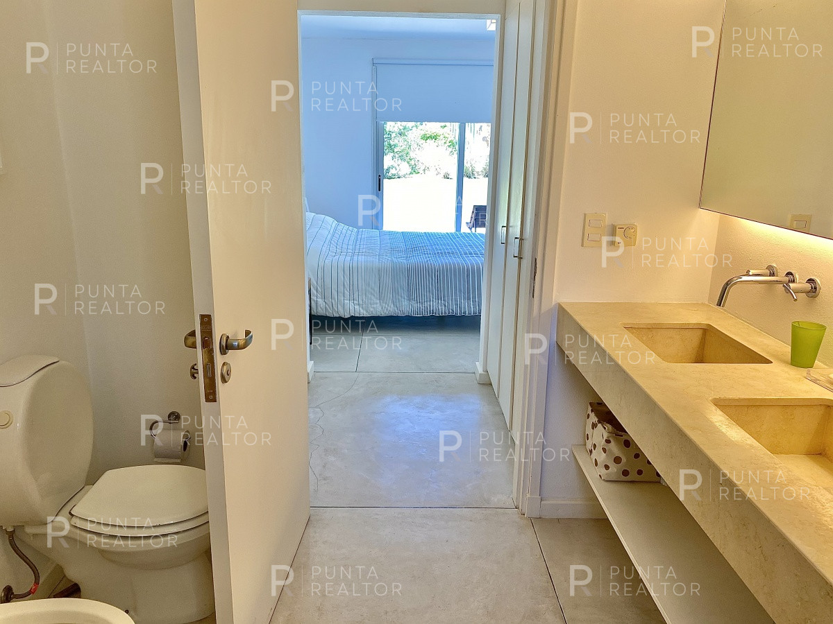 Casa ID.1282 - Venta de casa de cuatro dormitorios en Laguna Blanca, Manantiales, Uruguay