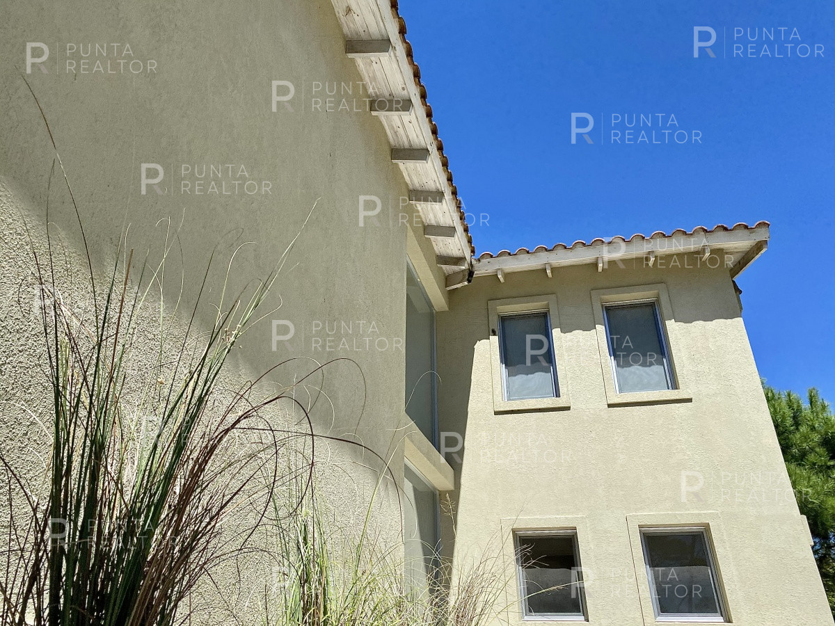 Casa ID.1282 - Venta de casa de cuatro dormitorios en Laguna Blanca, Manantiales, Uruguay