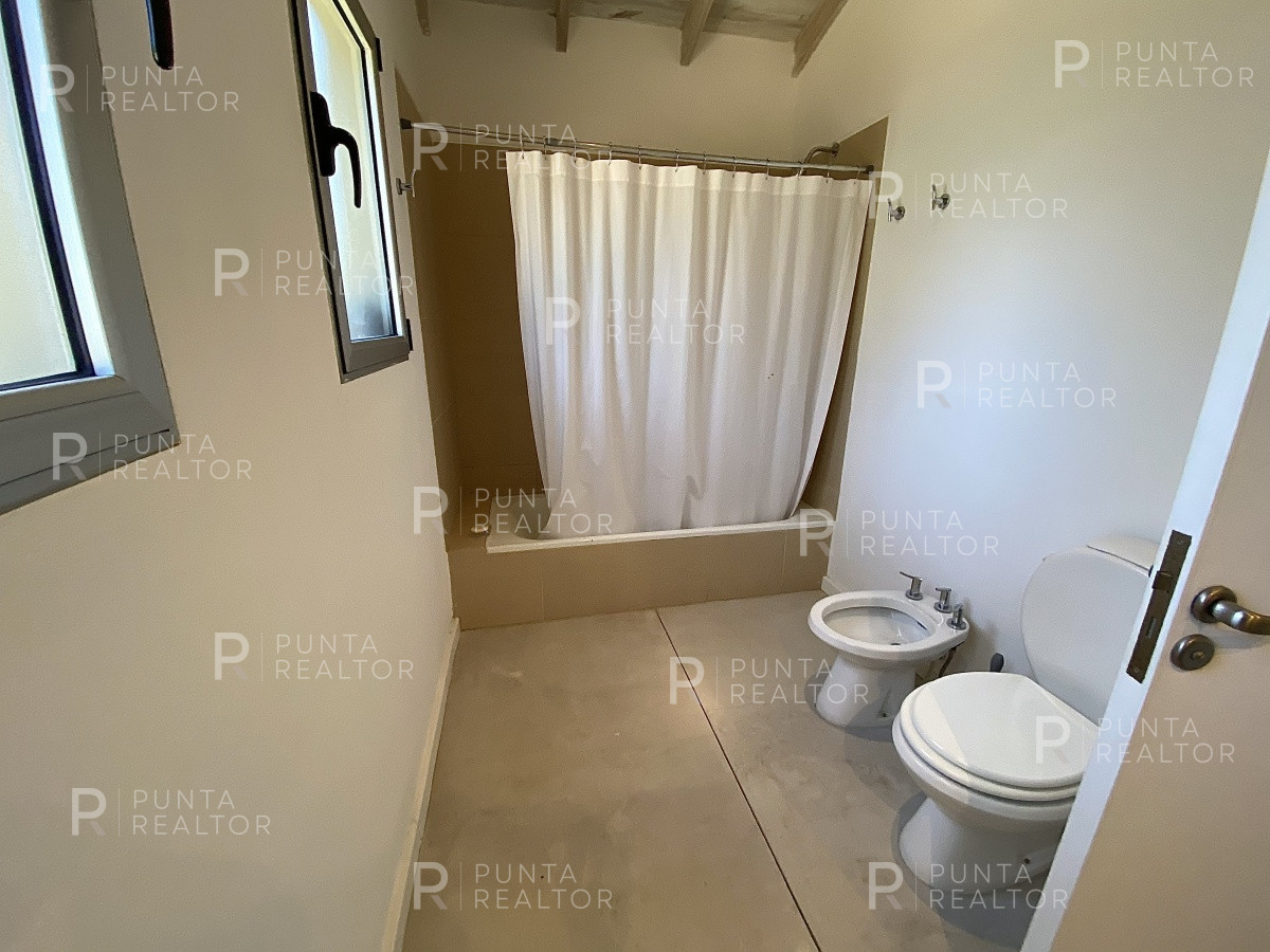 Casa ID.1282 - Venta de casa de cuatro dormitorios en Laguna Blanca, Manantiales, Uruguay