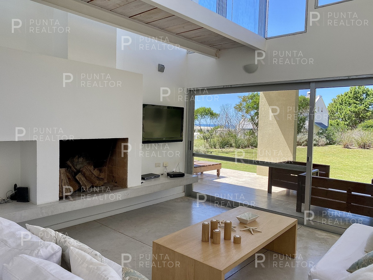Casa ID.1282 - Venta de casa de cuatro dormitorios en Laguna Blanca, Manantiales, Uruguay