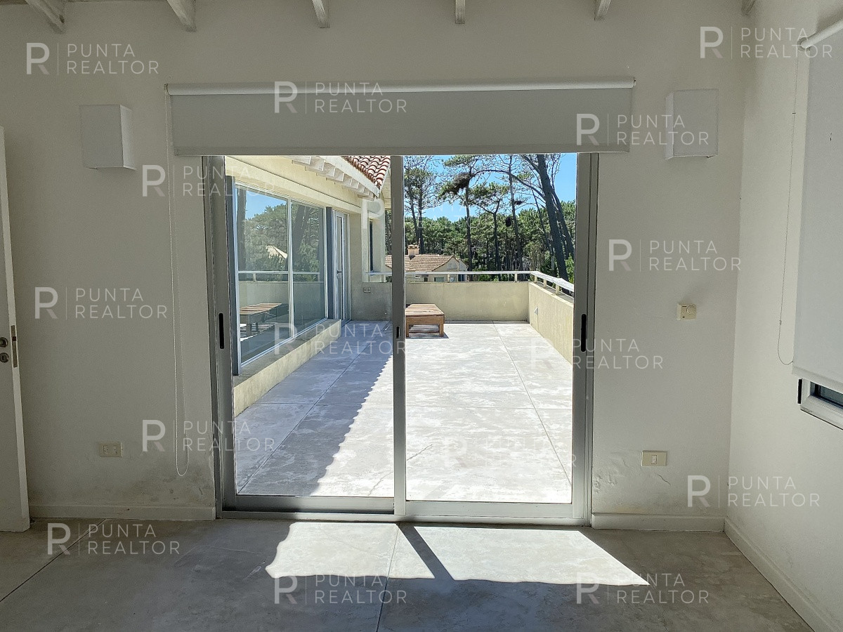 Casa ID.1282 - Venta de casa de cuatro dormitorios en Laguna Blanca, Manantiales, Uruguay