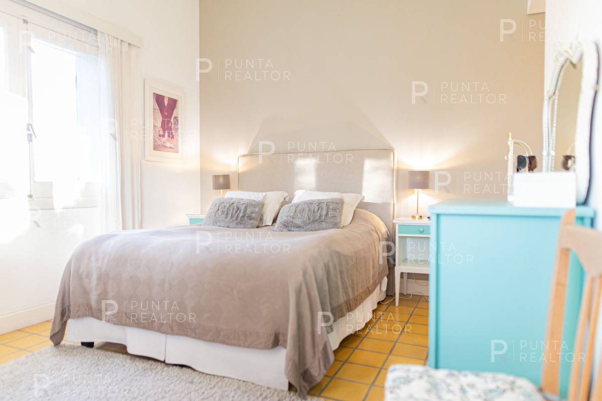 Casa ID.1368 - Excelente casa en alquiler Playa Mansa con pileta, Punta del Este, Uruguay