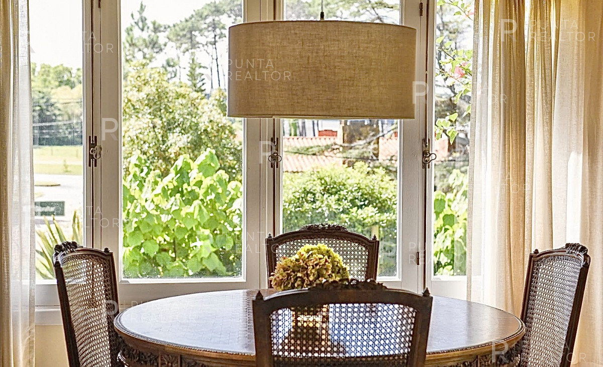 Casa ID.1368 - Excelente casa en alquiler Playa Mansa con pileta, Punta del Este, Uruguay