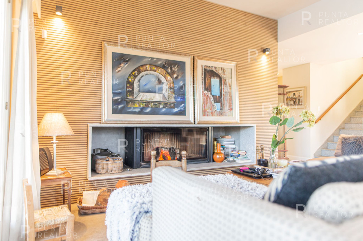 Casa ID.1368 - Excelente casa en alquiler Playa Mansa con pileta, Punta del Este, Uruguay