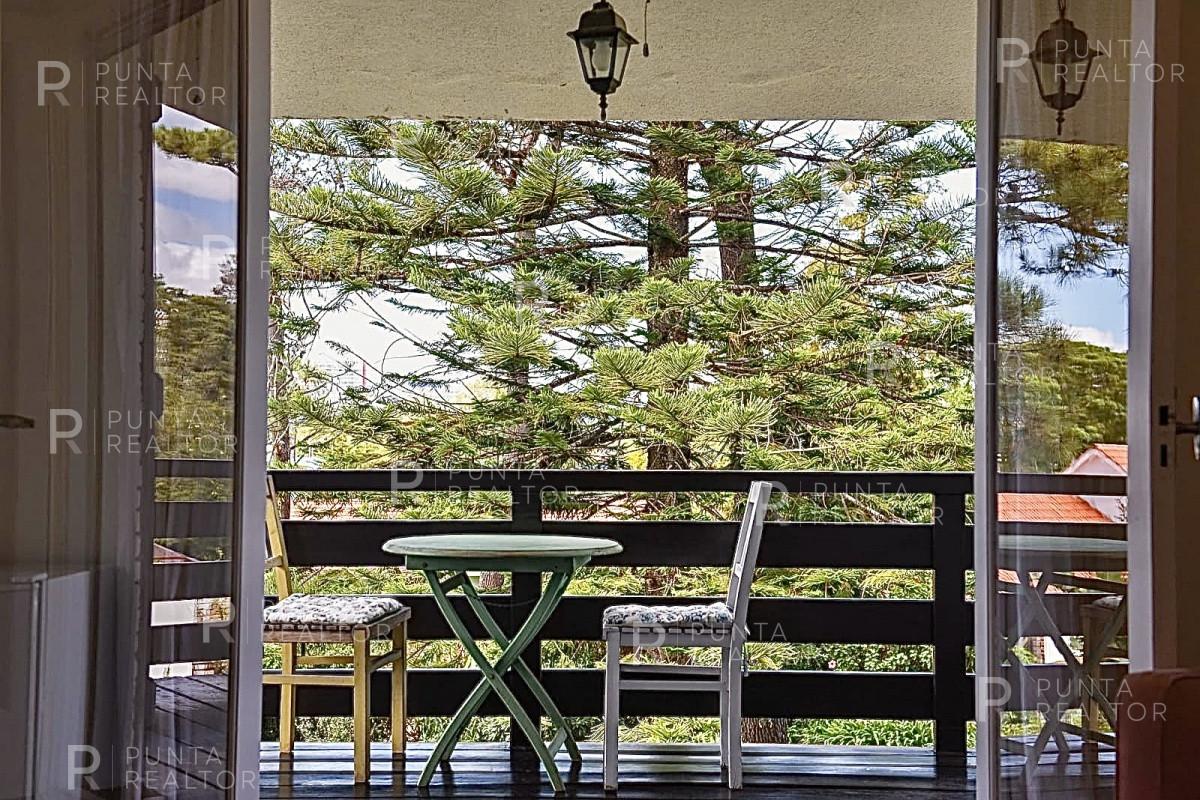 Casa ID.1368 - Excelente casa en alquiler Playa Mansa con pileta, Punta del Este, Uruguay