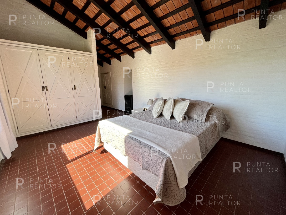 Casa ID.1403 - Casa a pasos del mar reciclada en venta en La Barra, Uruguay Oportunidad!