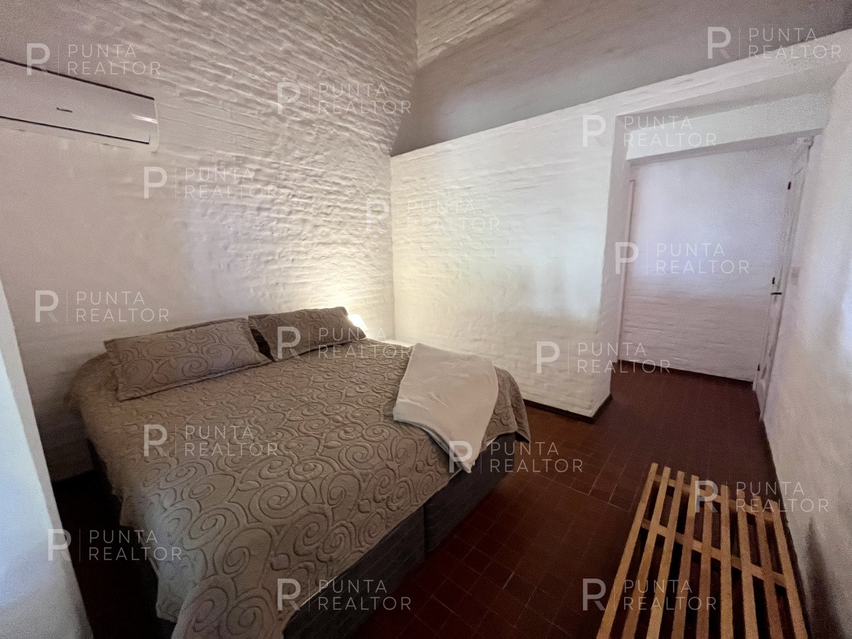Casa ID.1403 - Casa a pasos del mar reciclada en venta en La Barra, Uruguay Oportunidad!