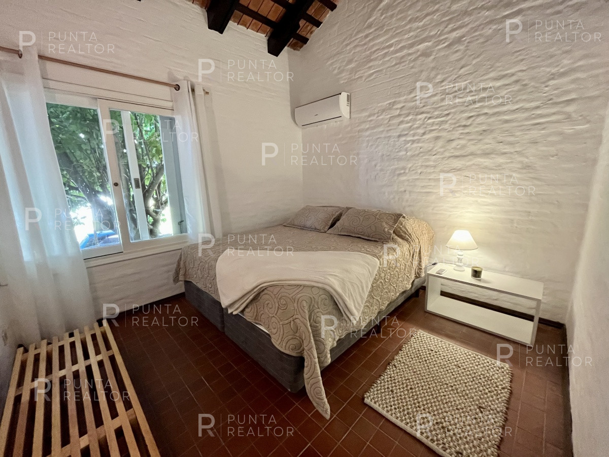 Casa ID.1403 - Casa a pasos del mar reciclada en venta en La Barra, Uruguay Oportunidad!