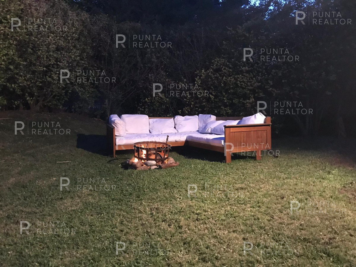 Casa ID.1936 - Venta de casa de tres dormitorios en La Barra, Uruguay
