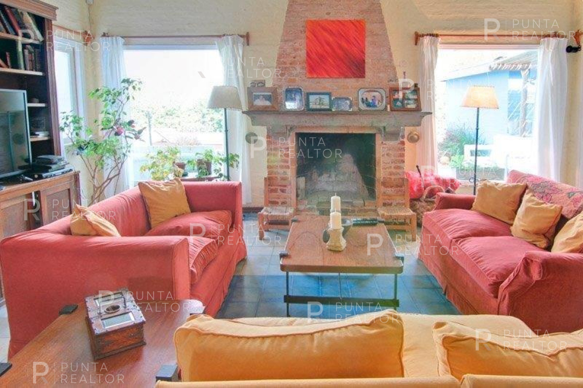 Casa ID.1936 - Venta de casa de tres dormitorios en La Barra, Uruguay