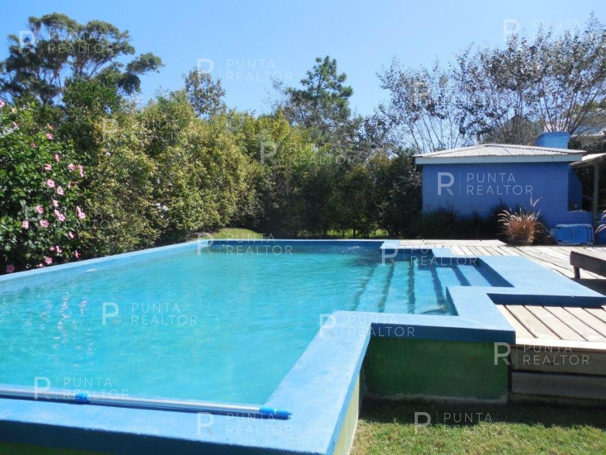 Casa ID.1936 - Venta de casa de tres dormitorios en La Barra, Uruguay
