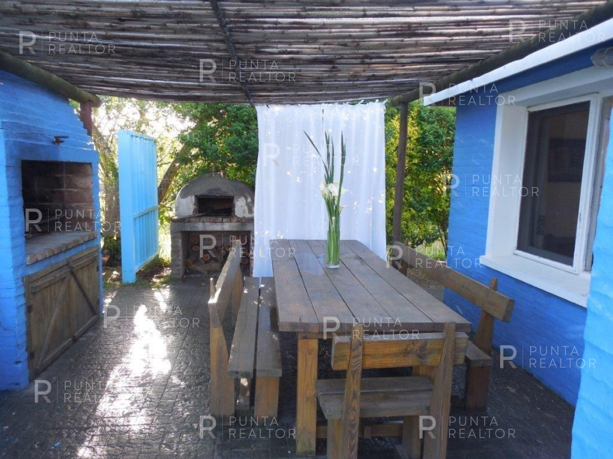 Casa ID.1936 - Venta de casa de tres dormitorios en La Barra, Uruguay