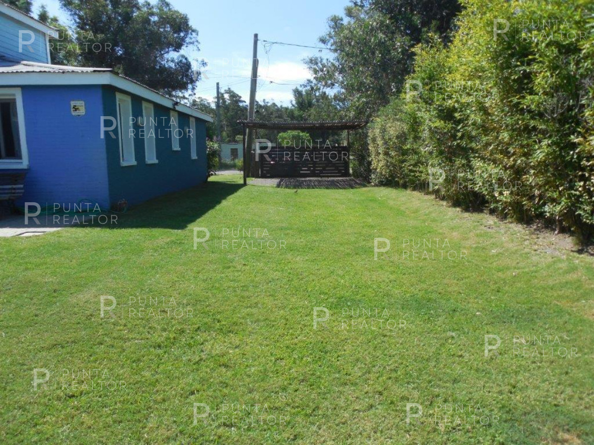 Casa ID.1936 - Venta de casa de tres dormitorios en La Barra, Uruguay