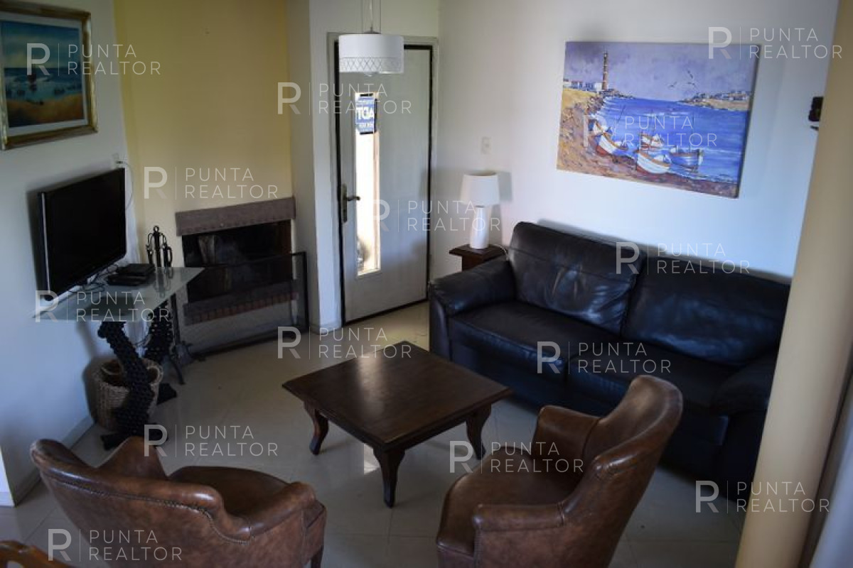 Casa ID.639 - Mansa, Paradas, a 1 cuadra del mar con piscina, 3 dormitorios, suite, 3 baños