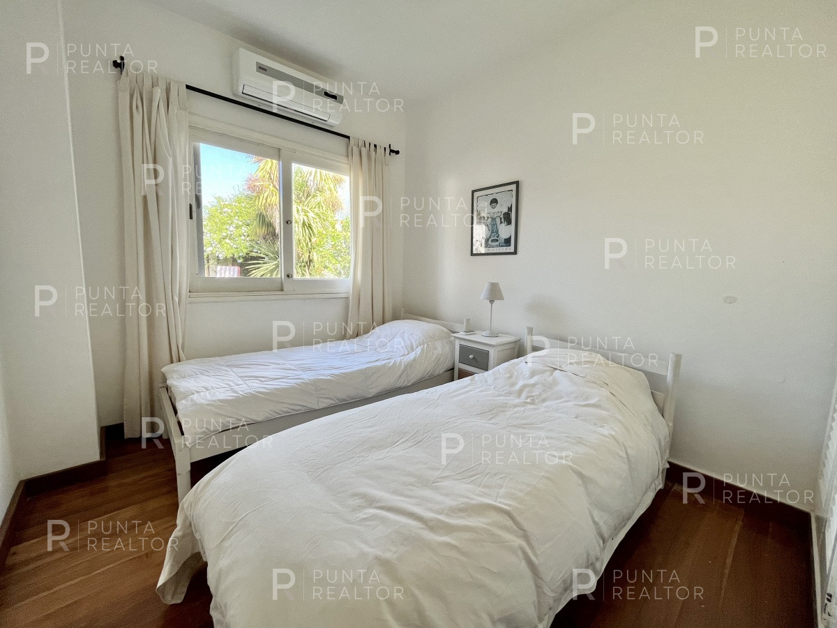 Casa ID.259 - Casa alquiler,  4 dormitorios Pileta, La Barra, Uruguay