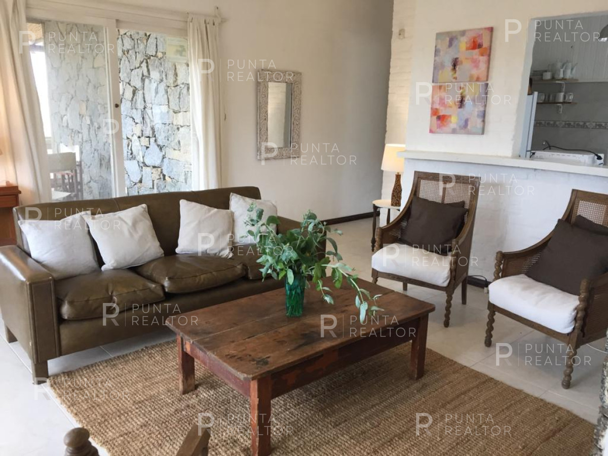 Casa ID.204 - Casa de 3 dormitorios en alquiler en La Juanita, José Ignacio, Uruguay