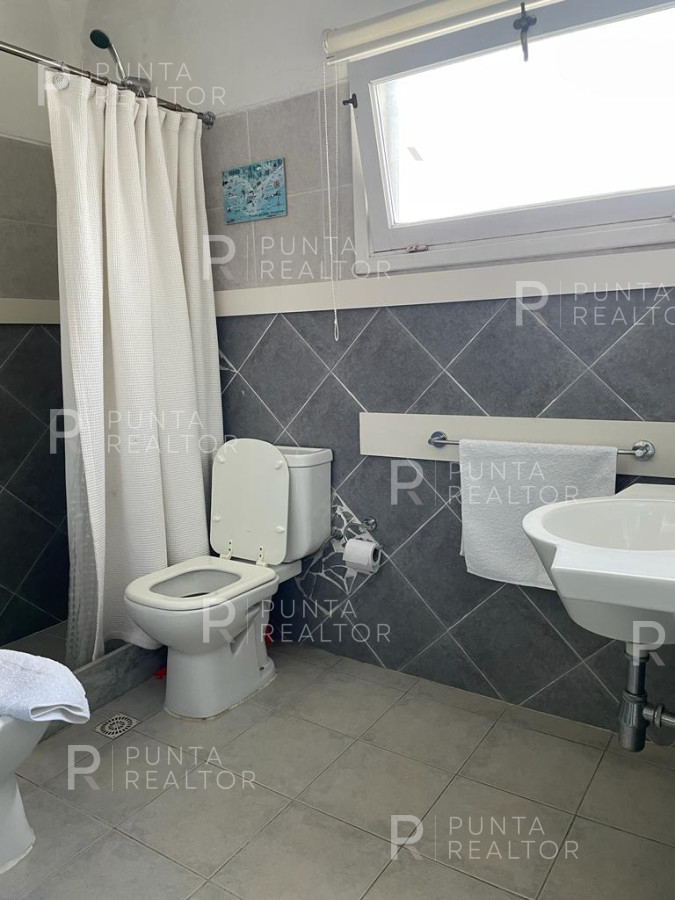 Casa ID.220 - Casa en alquiler en La Barra, de la Ruta al mar, Uruguay